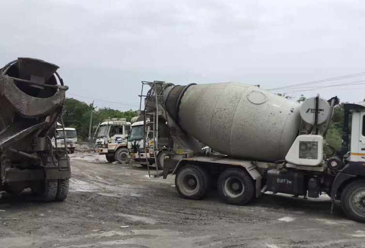 Pushkar RMC Plant ready-mix concrete truck delivering high-quality concrete at a construction site