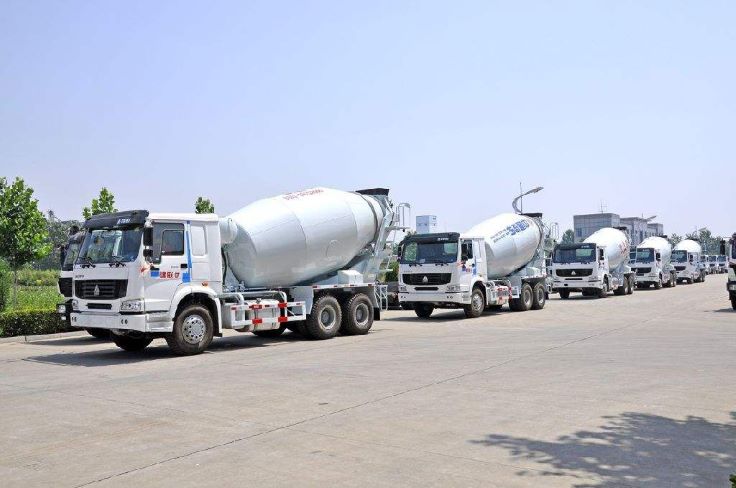 Fiori Rental in Ladpura self loading concrete mixer machine at construction site