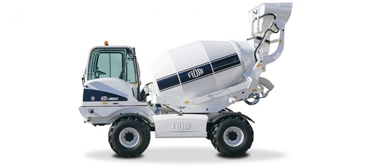 Nasirabad Fiori Rental self-loading concrete mixer working at construction site in Nasirabad